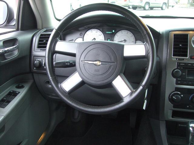 Chrysler 300 2005 photo 4