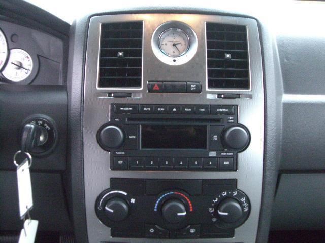 Chrysler 300 2005 photo 5