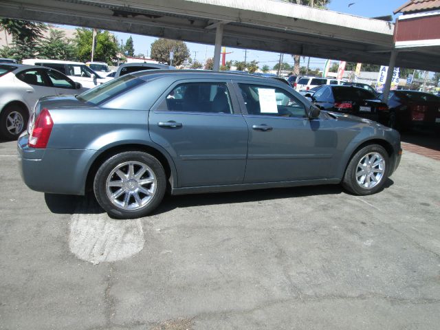 Chrysler 300 2005 photo 1