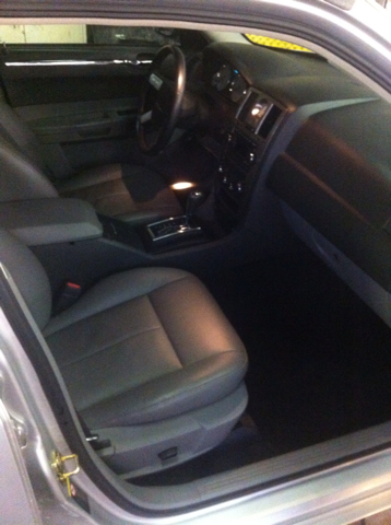 Chrysler 300 2005 photo 2