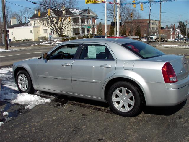 Chrysler 300 2005 photo 4