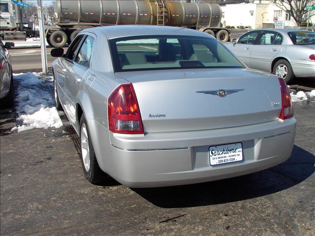 Chrysler 300 2005 photo 5