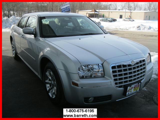 Chrysler 300 2005 photo 3