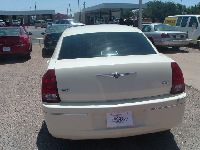 Chrysler 300 2005 photo 3