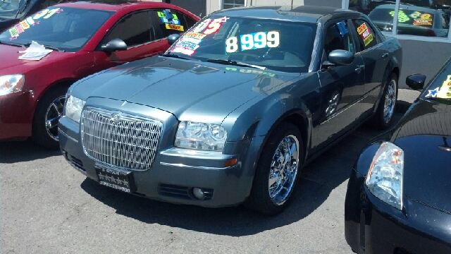 Chrysler 300 2005 photo 1