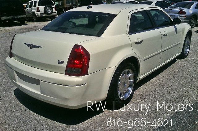 Chrysler 300 2005 photo 1