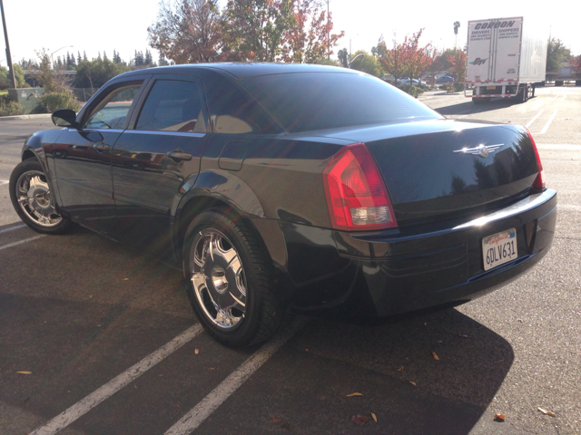 Chrysler 300 2005 photo 1