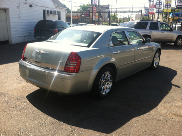 Chrysler 300 Regular Cab Sedan