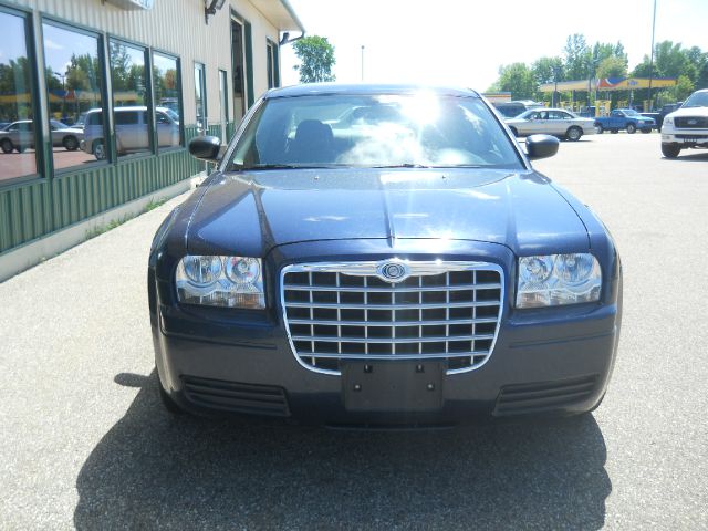 Chrysler 300 2005 photo 2