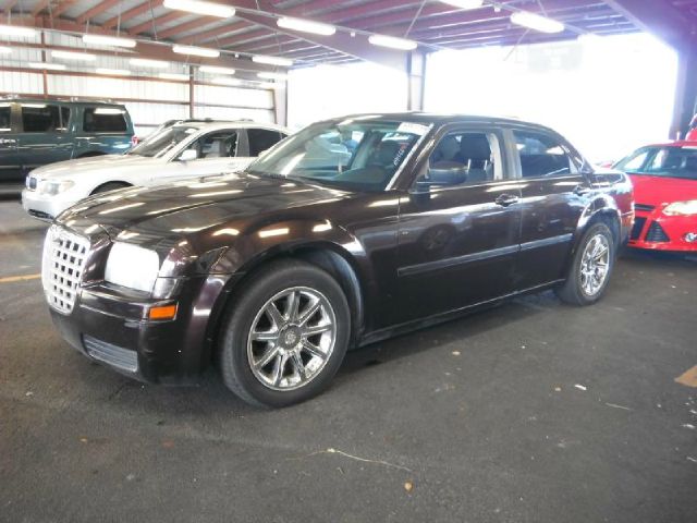 Chrysler 300 2005 photo 2