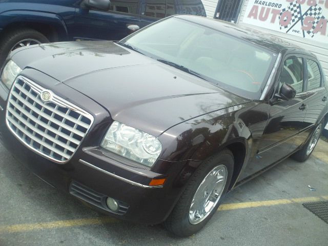 Chrysler 300 2005 photo 2