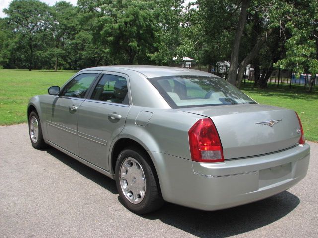 Chrysler 300 2005 photo 3