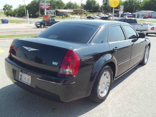 Chrysler 300 2005 photo 3