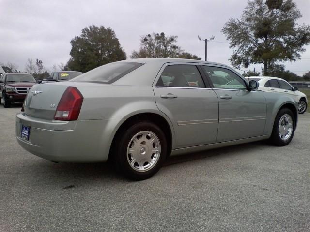 Chrysler 300 2005 photo 4