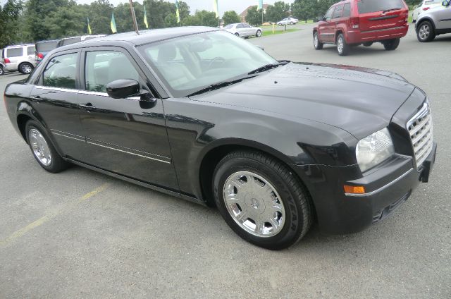 Chrysler 300 2005 photo 3