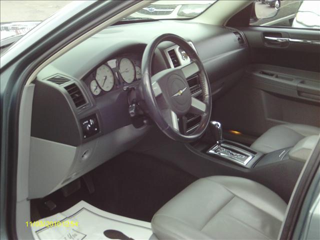 Chrysler 300 2005 photo 1