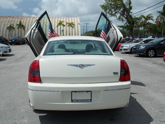 Chrysler 300 2005 photo 1