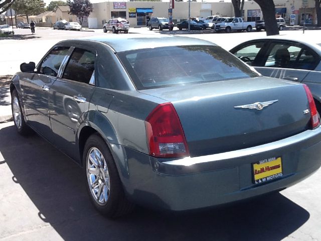 Chrysler 300 Base Sedan