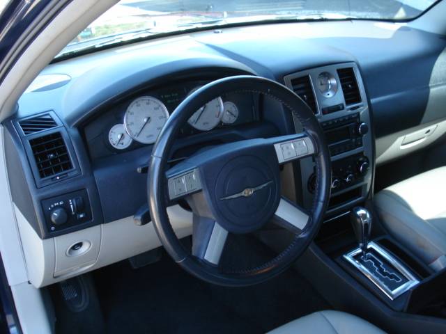 Chrysler 300 2005 photo 5