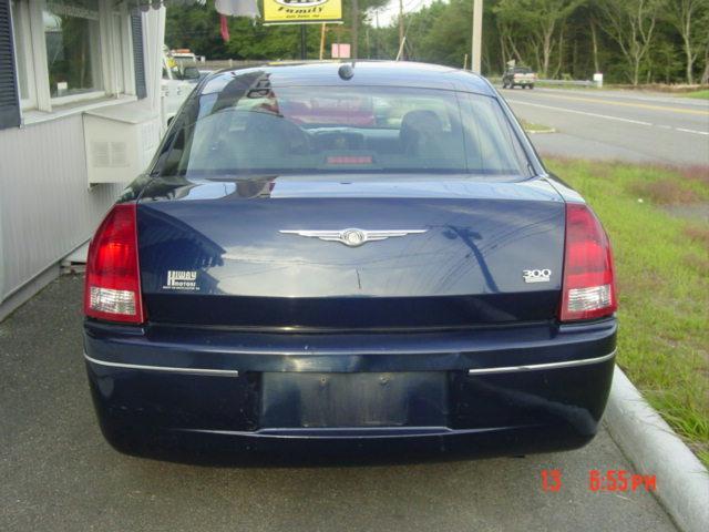 Chrysler 300 2005 photo 4