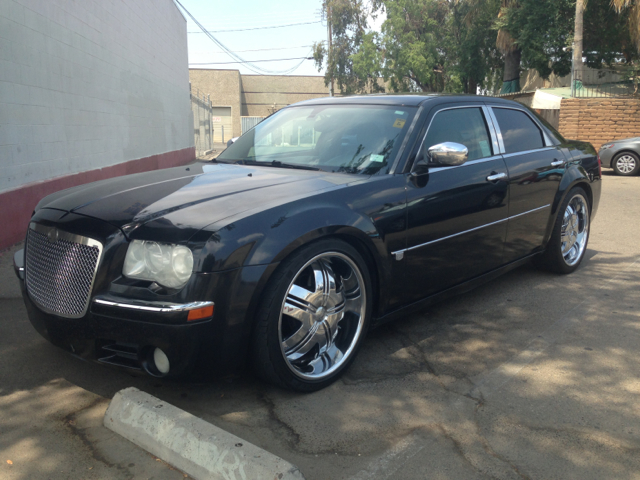 Chrysler 300 2006 photo 2