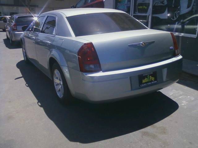 Chrysler 300 2006 photo 2