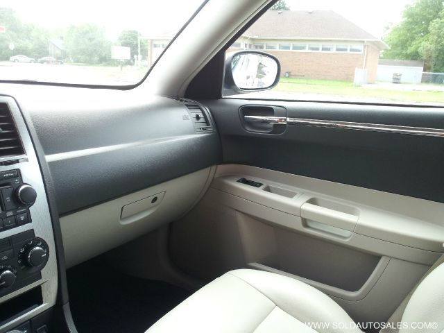 Chrysler 300 2006 photo 18