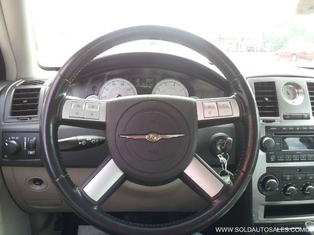 Chrysler 300 2006 photo 9