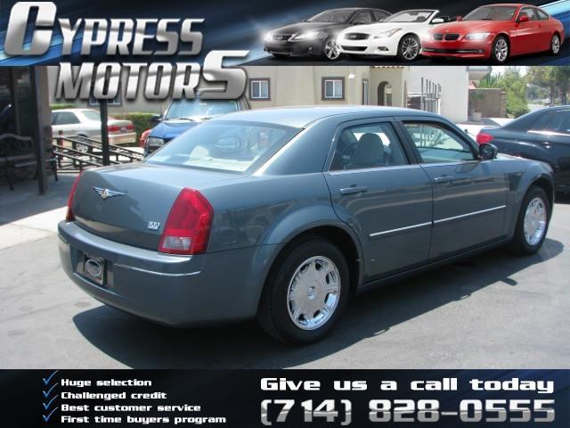 Chrysler 300 2006 photo 2