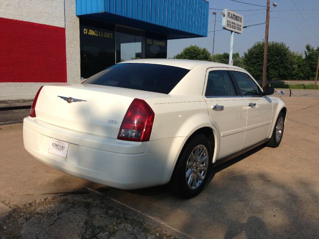 Chrysler 300 2006 photo 2