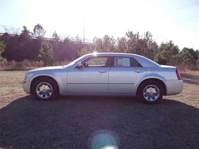 Chrysler 300 2006 photo 2