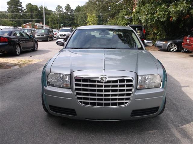 Chrysler 300 2006 photo 2