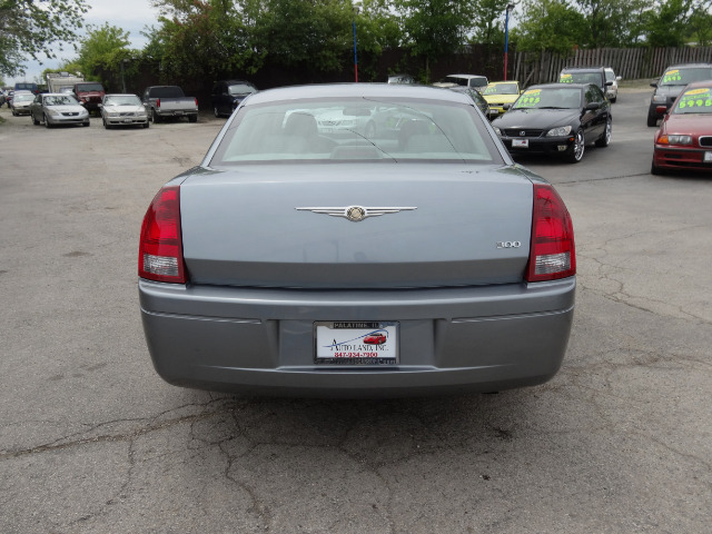 Chrysler 300 2006 photo 18