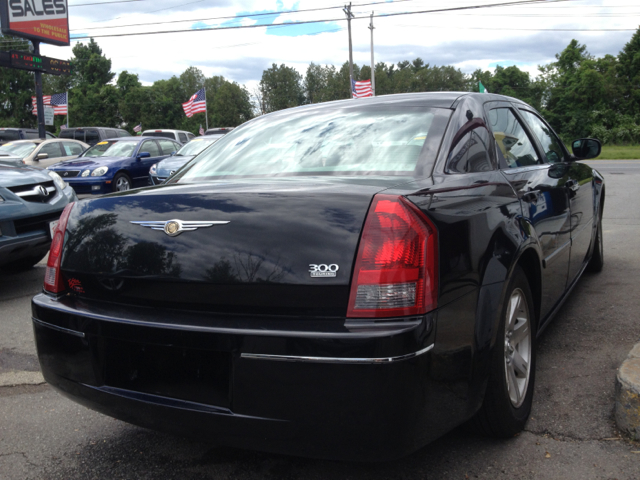 Chrysler 300 2006 photo 13