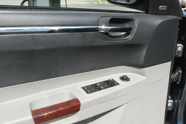 Chrysler 300 2006 photo 7