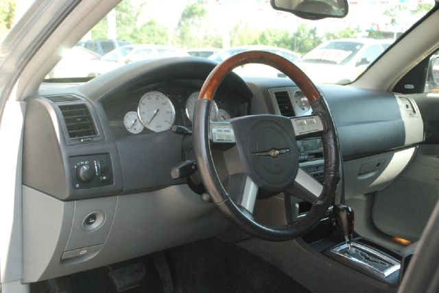 Chrysler 300 2006 photo 8