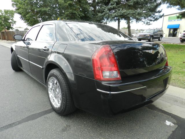 Chrysler 300 2006 photo 2