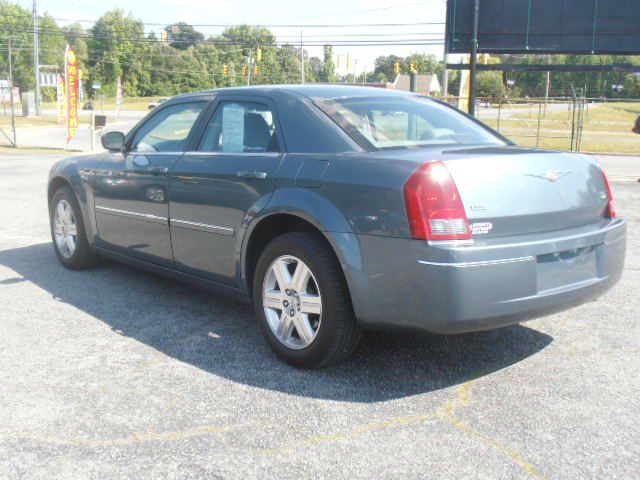 Chrysler 300 2006 photo 2