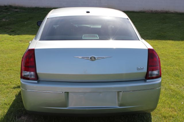 Chrysler 300 2006 photo 12