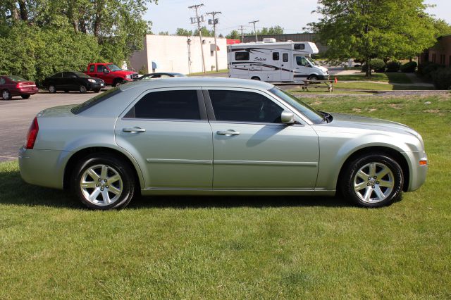 Chrysler 300 2006 photo 17