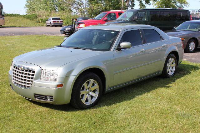 Chrysler 300 2006 photo 2