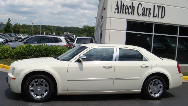 Chrysler 300 2006 photo 2