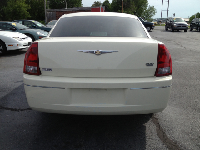 Chrysler 300 2006 photo 2