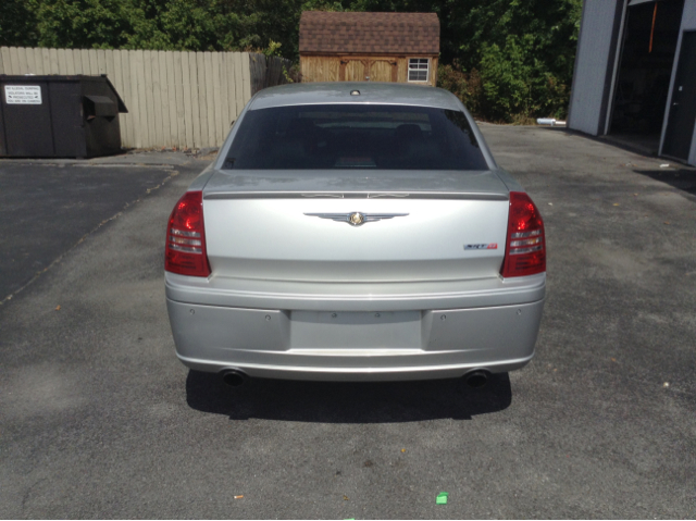 Chrysler 300 2006 photo 2