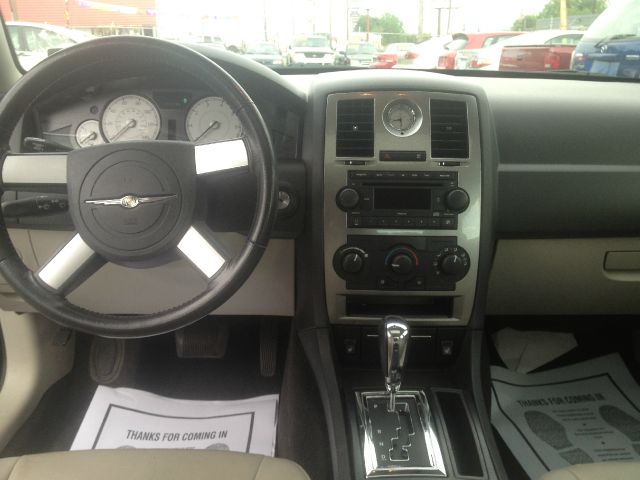 Chrysler 300 2006 photo 9