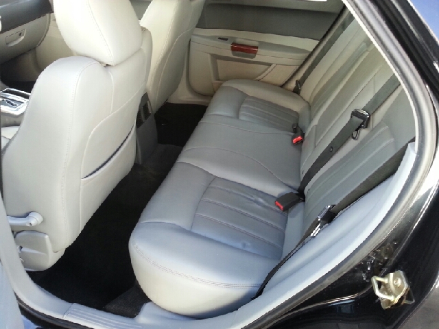 Chrysler 300 2006 photo 12