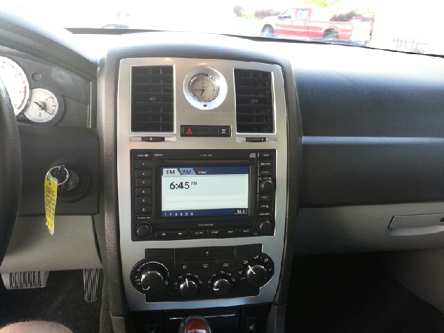 Chrysler 300 2006 photo 14