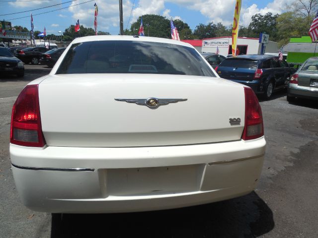 Chrysler 300 2006 photo 2