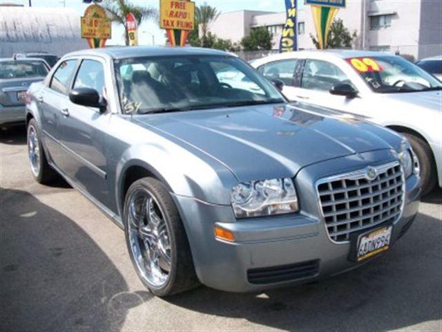 Chrysler 300 2006 photo 2