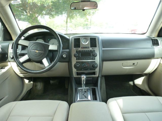 Chrysler 300 2006 photo 11